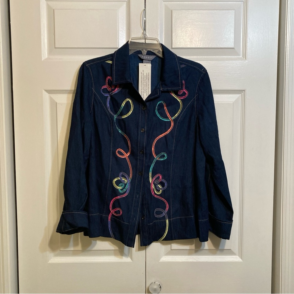 NWT KORET Denim Top Embroidered Long Sleeve Shirt Top Size M Medium Women’s Blue